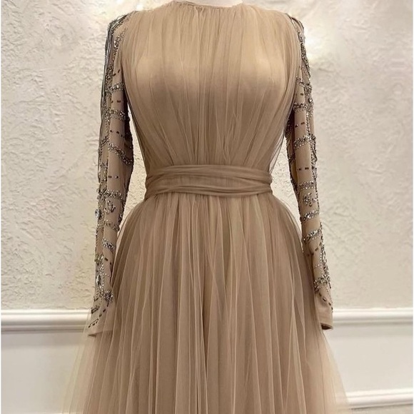 HENNIN Evening Gown Women’s Dress Size 38 Nude Tulle with Embroidery and Beading - Picture 12 of 16